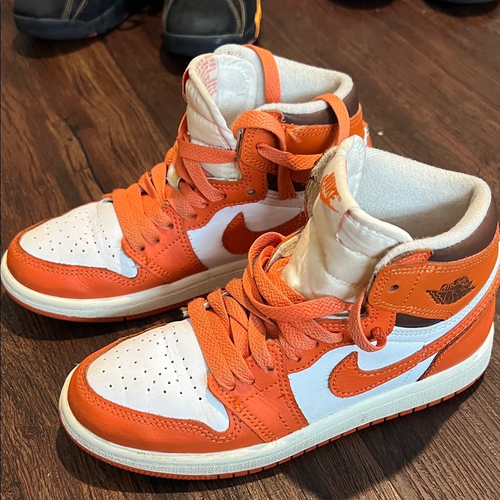 Nike High-Top  kids Sneakers in Orange and White
